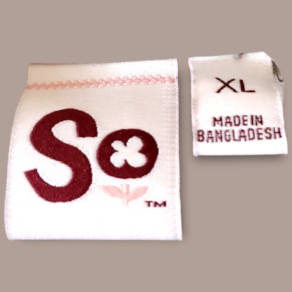 SO Juniors Button Down Shirt - Picture 7 of 8